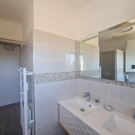 Elomarisa Apartamento