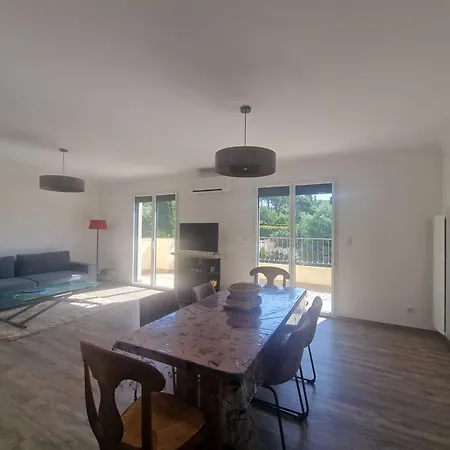 דירה Elomarisa *