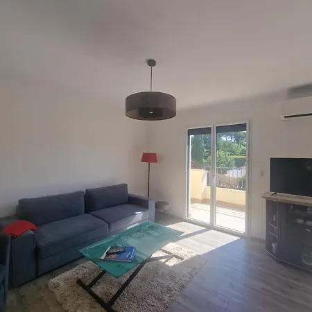 דירה Elomarisa *